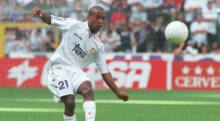 Zé Roberto 21 partidos y más caro que Roberto Carlos