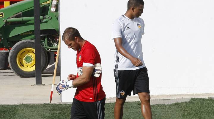 Yoel, primero en salir del Valencia; se irá cedido al Eibar