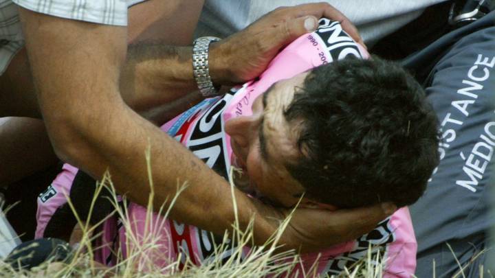 14 de julio: Joseba Beloki sufre una grave caída en La Rochette