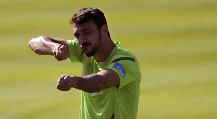 Hugo Almeida ficha por el AEK griego, su décimo equipo