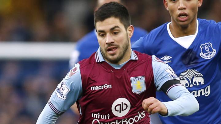 Deportivo secure Aston Villa's Carles Gil on loan