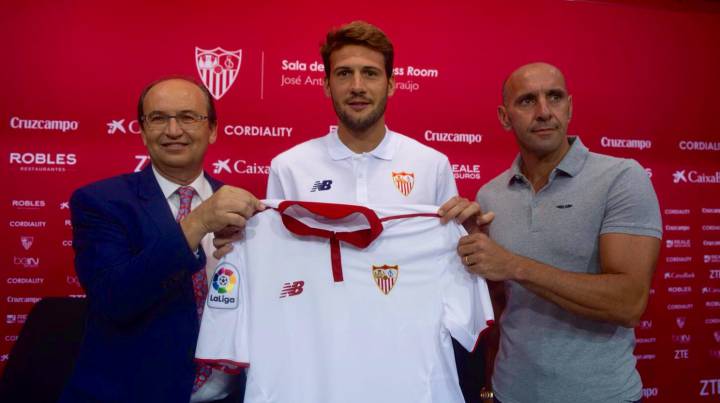 Vázquez: "I've been surprised by Sampaoli's ideas in attack"