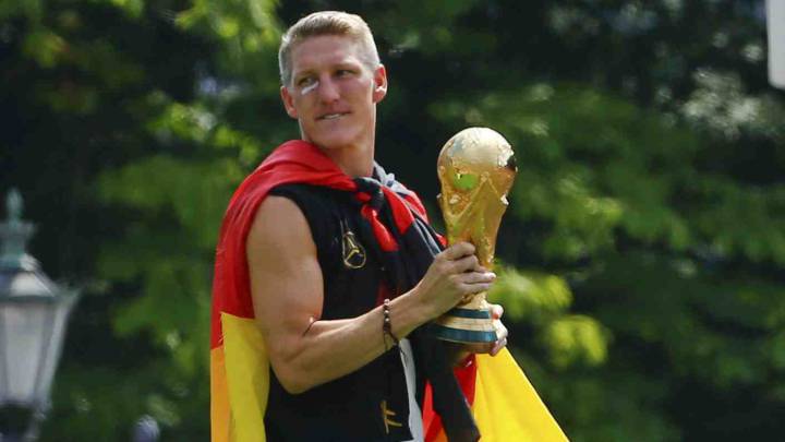 Schweinsteiger announces Germany retirement