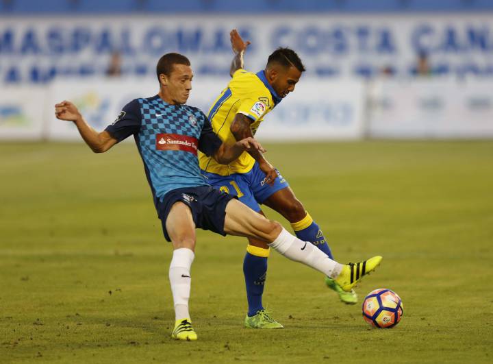 Las Palmas gana al Marítimo y ofrece su mejor versión