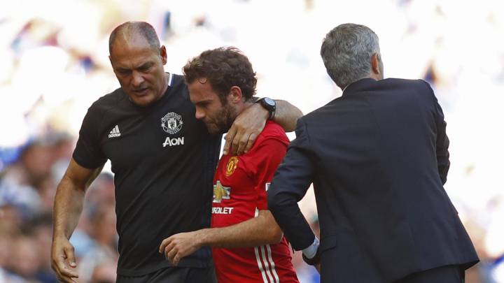Mourinho sustituyó a Juan Mata ante el Leicester por ser 'bajito'