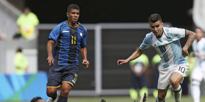Correa, apeado de los Juegos, se incorpora al trabajo del Atlético