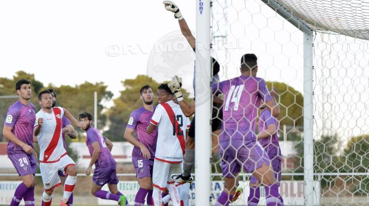 El acierto de Miku permite al Rayo superar al Mirandés