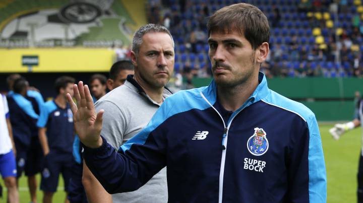 Iker Casillas comienza su revancha con el Porto