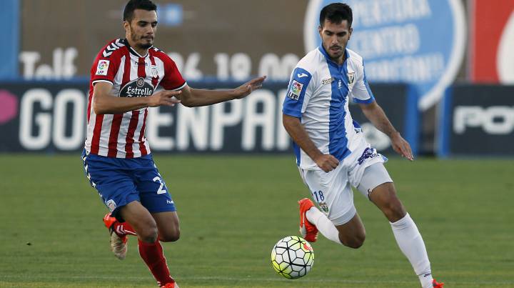 Insua apunta a la convocatoria para el debut ante el Celta