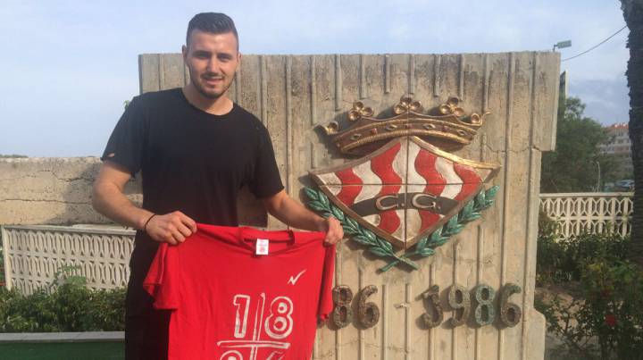 Dimitrievski llega libre y firma por dos temporadas