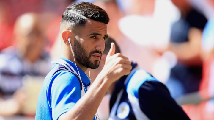 Mahrez dispuesto a dejar el Leicester si le llama el Barça