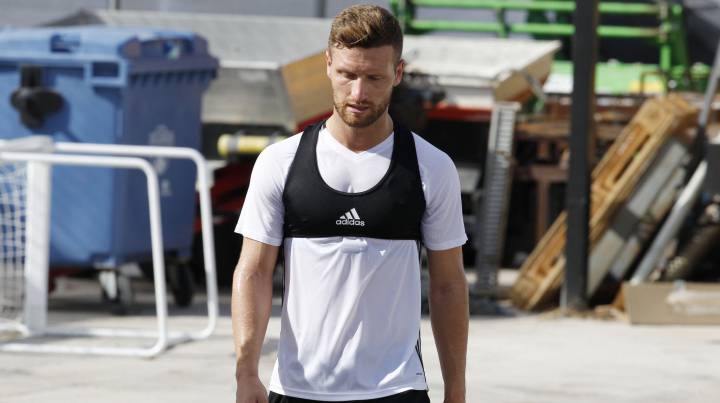 Mustafi entrena a tope y se prepara para Las Palmas