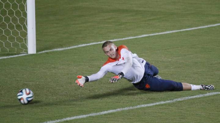 La opción Alves pierde fuerza;
Cillessen sería opción