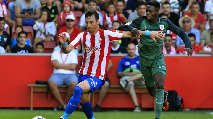Clos Gómez tuvo que parar el partido por gritos racistas a Iñaki