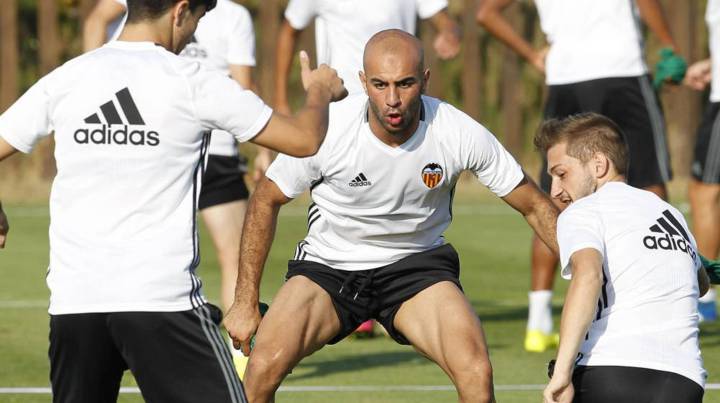 A Bola: El Oporto pregunta por Abdennour y Santos