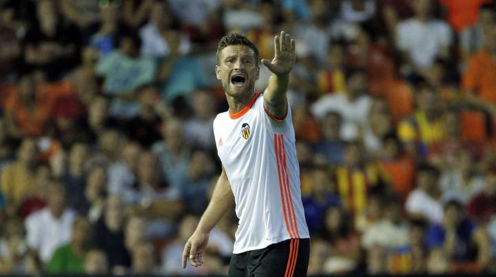 Mustafi: cerca del Arsenal por 40 millones de euros