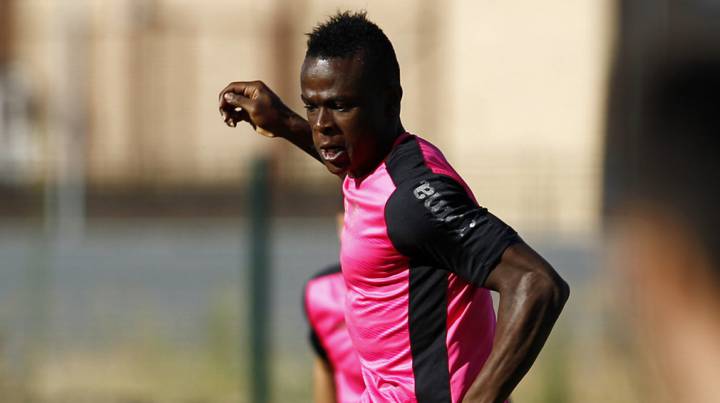 Granada begin search for another striker to replace Angulo