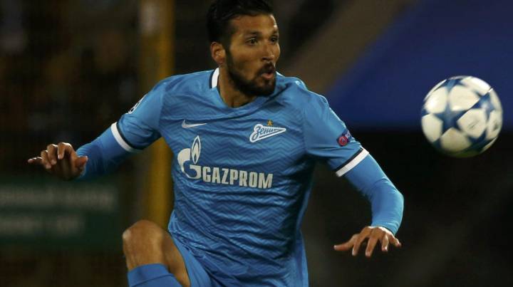 Lucescu: "El deseo de Garay es regresar a España, al Valencia"