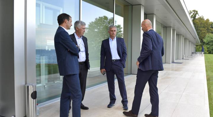 Zidane es alabado en Nyon ante Mourinho, Benítez y Luis Enrique