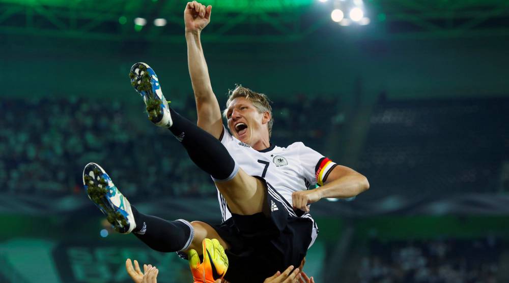 Mou inscribe a Schweinsteiger en la lista de la Premier
