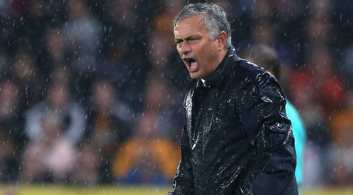 Mourinho se queja antes del derbi: "Entreno con 8 jugadores..."