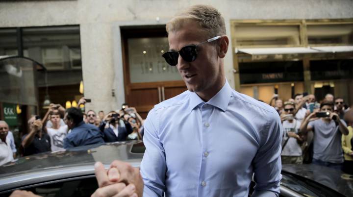 Joe Hart pierde miles de euros en su despedida de Manchester