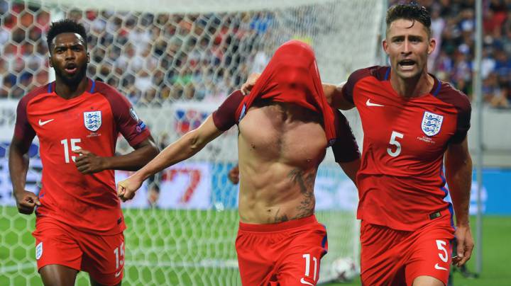 Inglaterra vence a Eslovaquia con un agónico gol de Lallana