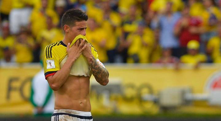 Casemiro backs out-of-favour James: "We all admire him"