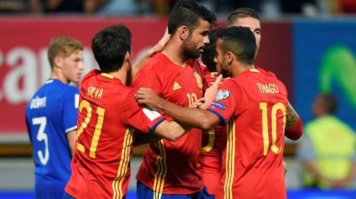 1x1 de España: Costa se entona al ritmo canario de Silva y Vitolo