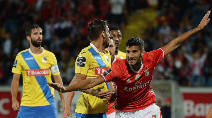 El Benfica gana al Arouca con goles de Semedo y Lisandro
