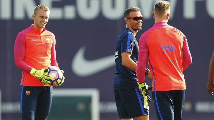 Barcelona estudia a Cillessen, el portero que va de tapas