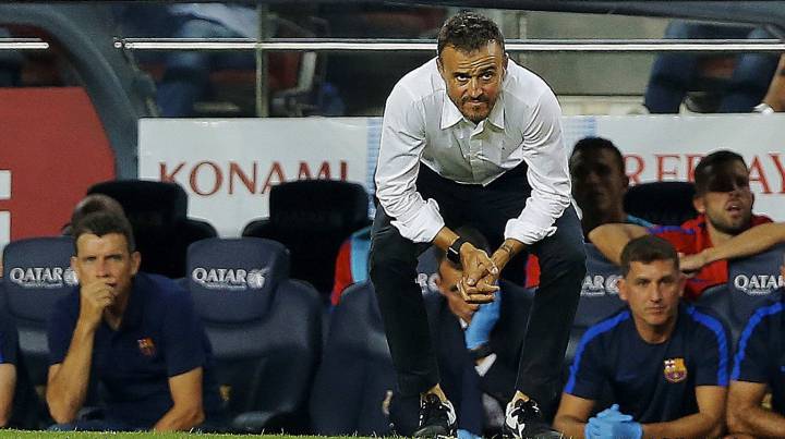 Enrique laments "fragile" Barcelona after Alavés loss