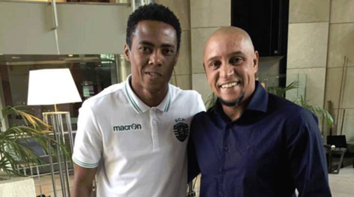 Roberto Carlos visitó a los jugadores del Sporting