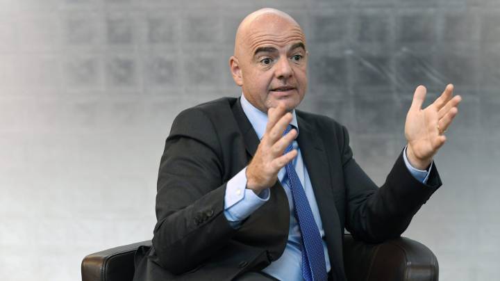 Infantino niega haber presionado a favor de Ceferin