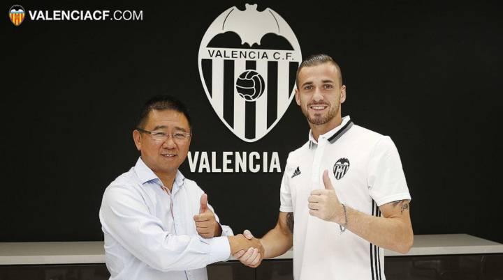 Jaume signs five-year extension with Valencia