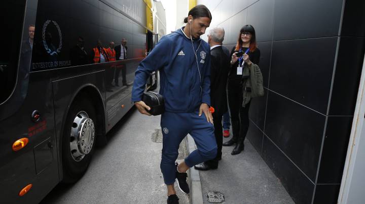 Ibrahimovic tiene deudas monetarias con el PSG