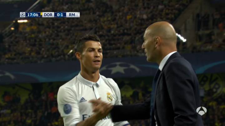Cristiano Ronaldo hugs Zidane after scoring opening goal