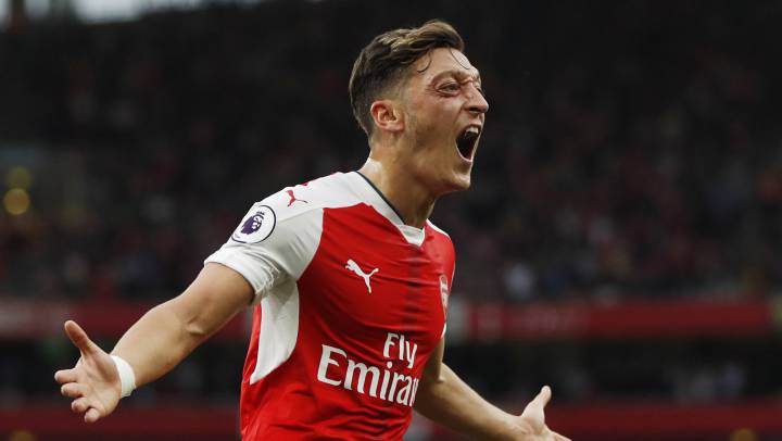 El Arsenal ofrece a Özil un contrato galáctico para renovar