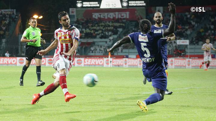 Molina debuta en el banquillo del Kolkata con un empate