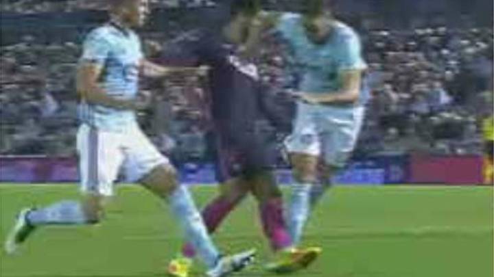 El Celta protestó el penalti del 3-2 y el Barça reclamó otro