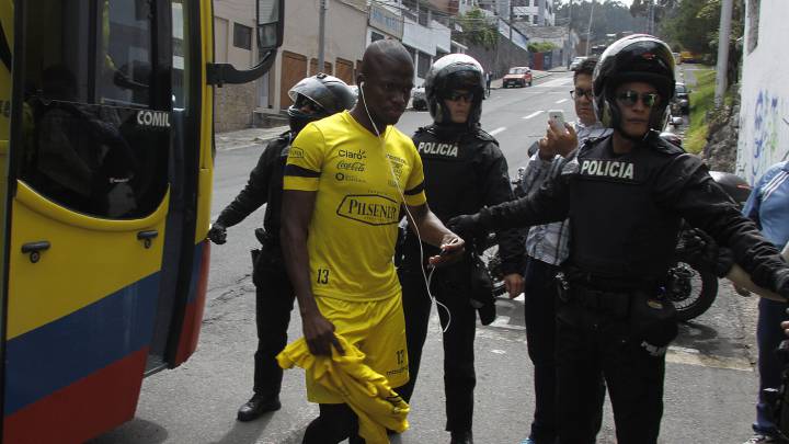 La policía quiso detener a Enner Valencia mientras se entrenaba