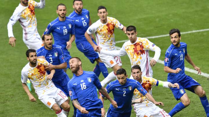Five ways to beat a three-man defence... the coach's view