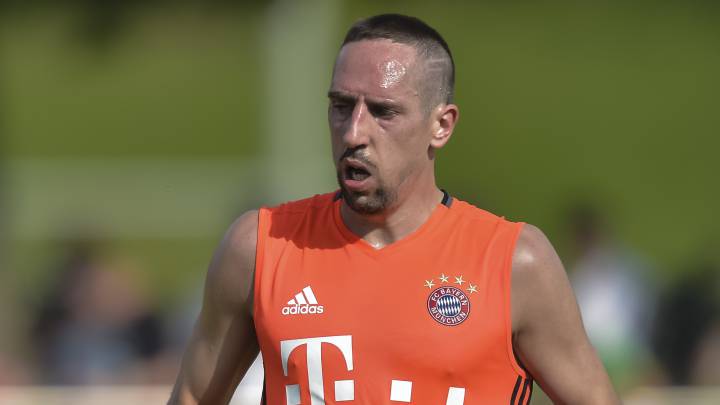 Injured Ribéry to miss PSV clash