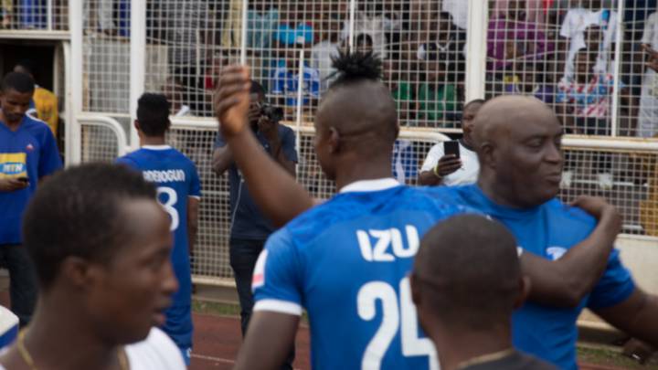 Desgracia en Nigeria: un jugador muere por bala perdida