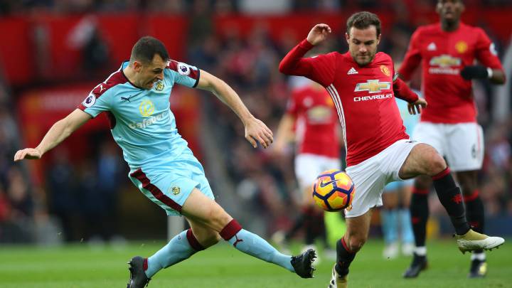 Manchester United no pasa del empate y Mourinho es expulsado