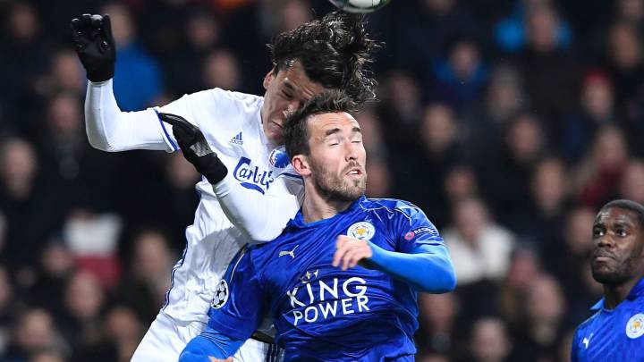 Empate a nada de Copenhague y Leicester, que roza el pase