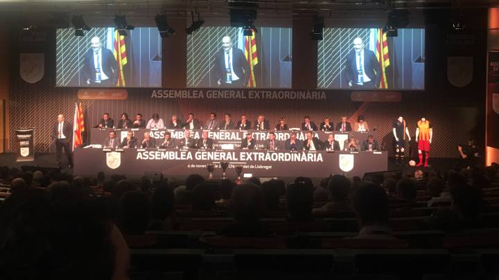 El fútbol catalán da crédito a un Subies que saca pecho