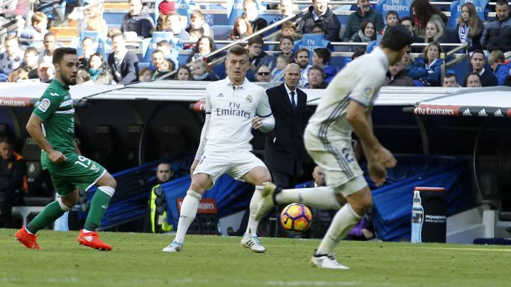 Kroos out with broken bone in right foot