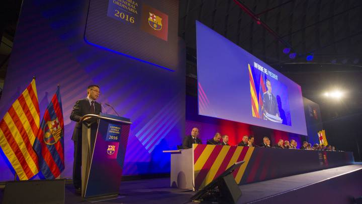 Imagen de la asamblea general de socios del Barcelona.