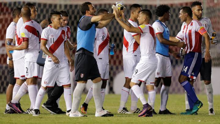 Perú remonta, golea, frena a Paraguay y recupera la ilusión